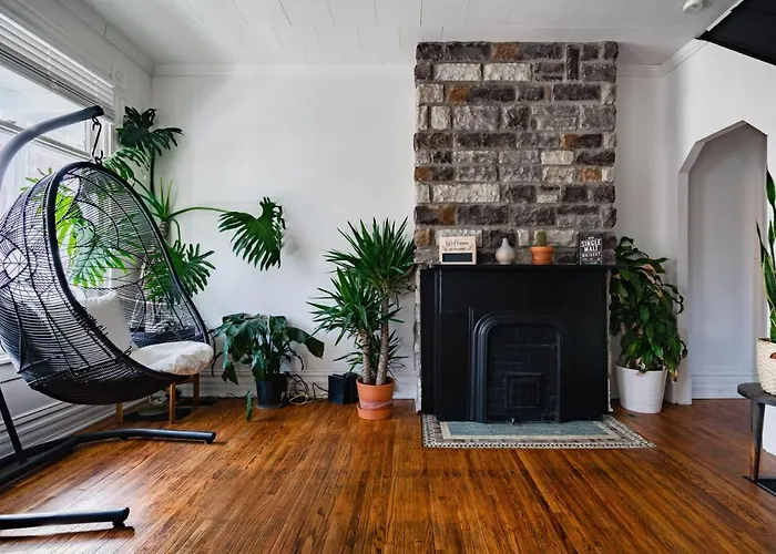 Jungle House Luxury Homes - Downtown Short North - Steps To Convention Center & Nationwide Arena - Sleeps Up To 11 - Free Parking - Over 5,800 Five Stars Columbus