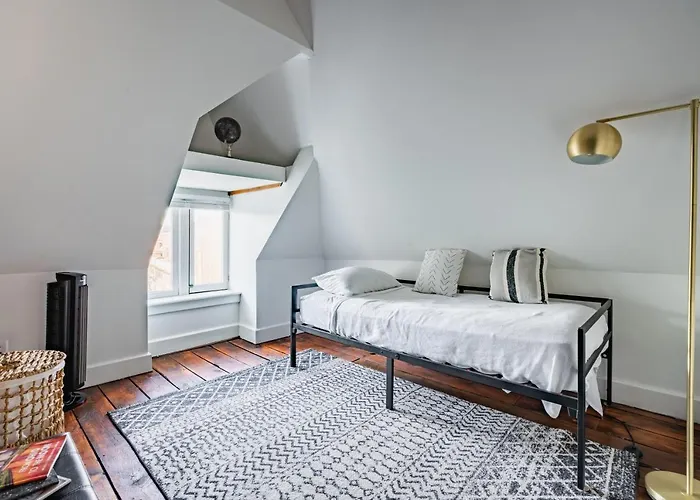 Holiday home Jungle House Luxury Homes - Downtown Short North - Steps To Convention Center & Nationwide Arena - Sleeps Up To 11 - Free Parking - Over 5,800 Five Stars Columbus