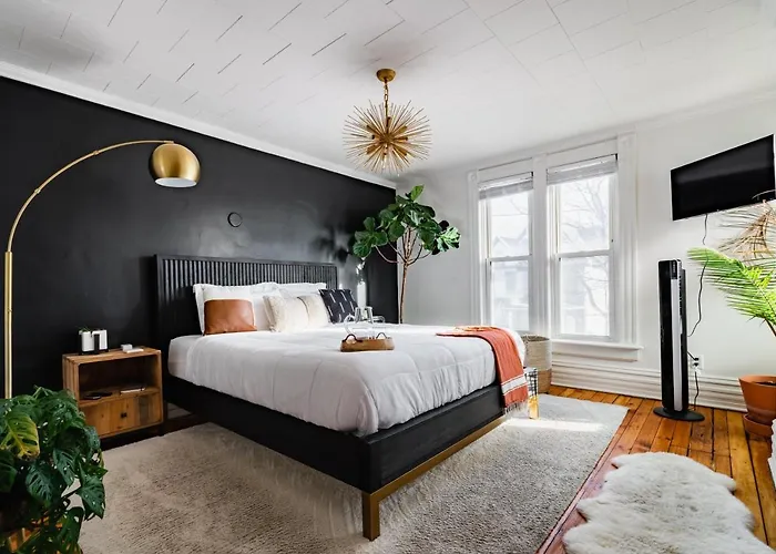 Jungle House Luxury Homes - Downtown Short North - Steps To Convention Center & Nationwide Arena - Sleeps Up To 11 - Free Parking - Over 5,800 Five Stars * Columbus