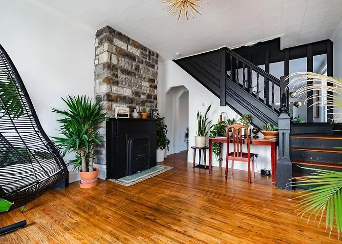 Jungle House Luxury Homes - Downtown Short North - Steps To Convention Center & Nationwide Arena - Sleeps Up To 11 - Free Parking - Over 5,800 Five Stars Columbus