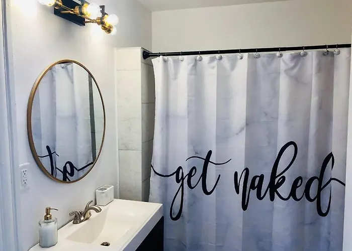 Holiday home Jungle House Luxury Homes - Downtown Short North - Steps To Convention Center & Nationwide Arena - Sleeps Up To 11 - Free Parking - Over 5,800 Five Stars