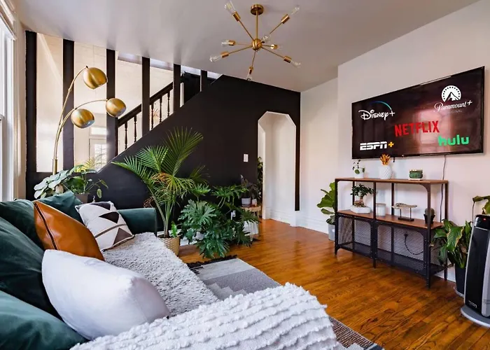 Jungle House Luxury Homes - Downtown Short North - Steps To Convention Center & Nationwide Arena - Sleeps Up To 11 - Free Parking - Over 5,800 Five Stars * Columbus