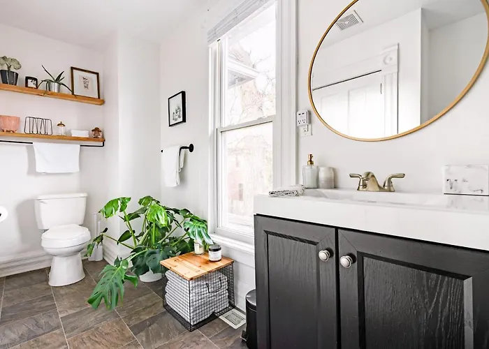Holiday home Jungle House Luxury Homes - Downtown Short North - Steps To Convention Center & Nationwide Arena - Sleeps Up To 11 - Free Parking - Over 5,800 Five Stars Columbus