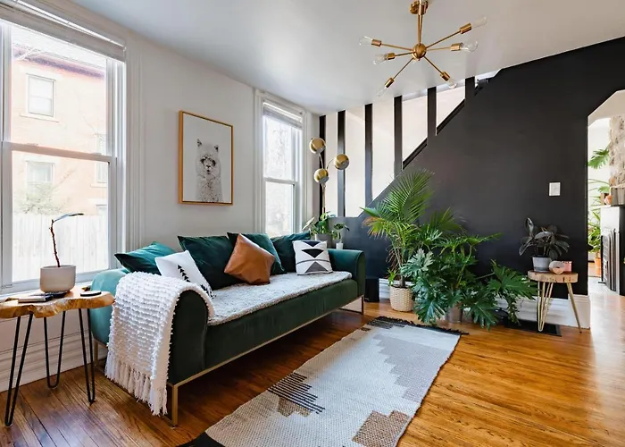 Jungle House Luxury Homes - Downtown Short North - Steps To Convention Center & Nationwide Arena - Sleeps Up To 11 - Free Parking - Over 5,800 Five Stars *